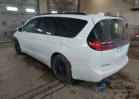 2022 Chrysler Pacifica Touring z USA, uszkodzony, nr VIN 2C4RC1FG2NR185397